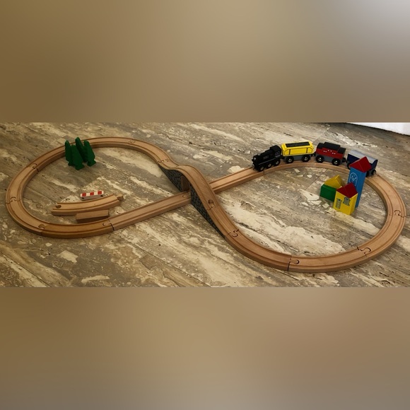 Imaginarium Figure 8 Wooden Train Set. Ideal Beginner’s Set. - Picture 8 of 10